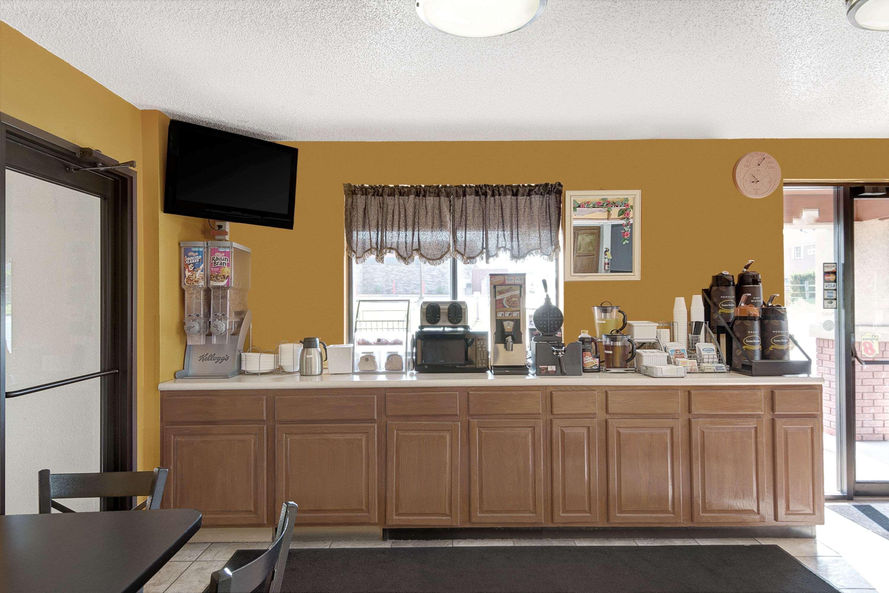 Super 8 By Wyndham Waynesburg Otel Dış mekan fotoğraf
