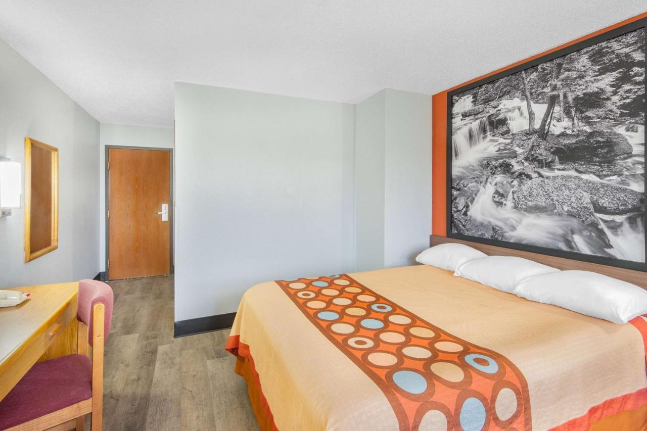Super 8 By Wyndham Waynesburg Otel Dış mekan fotoğraf