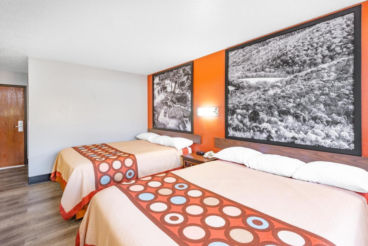 Super 8 By Wyndham Waynesburg Otel Dış mekan fotoğraf